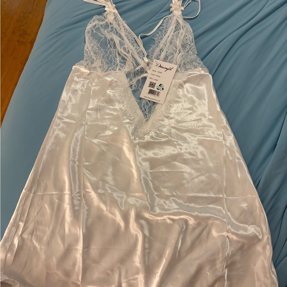 Dreamgirl Ivory Satin Lace Chemise